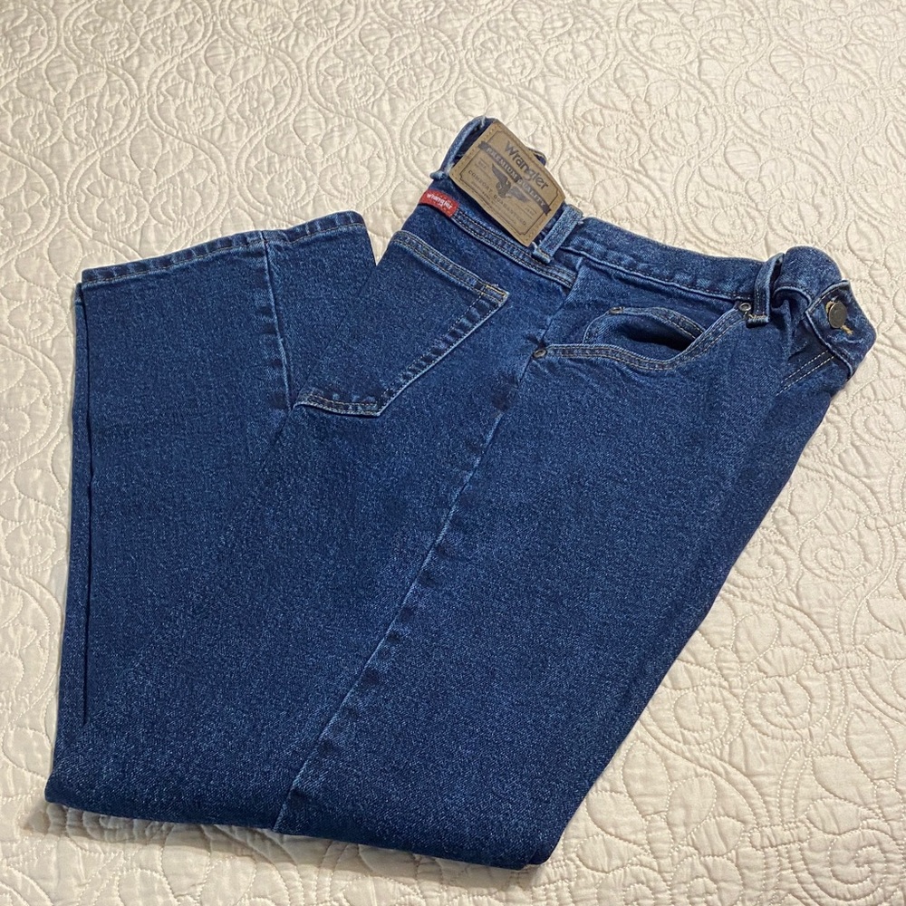 Wrangler Men's Deep Blue Relaxed Jeans